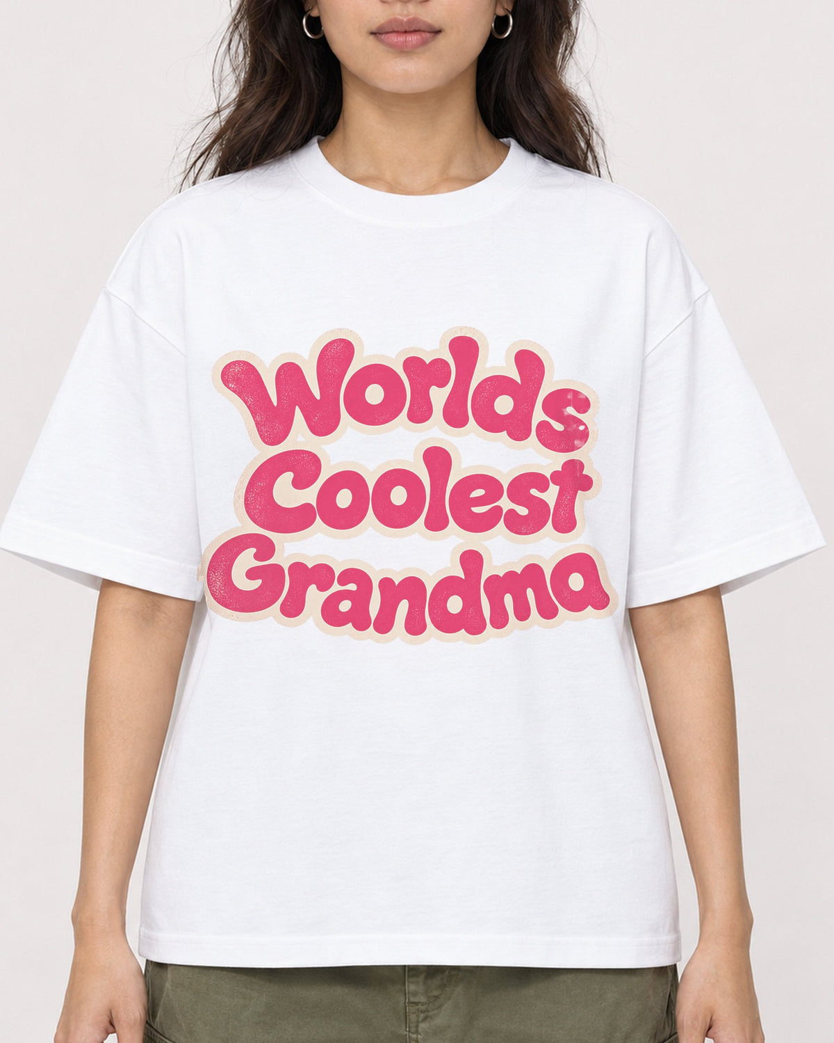 Mockup Boxy Heavyweight Tee White female close-up 02