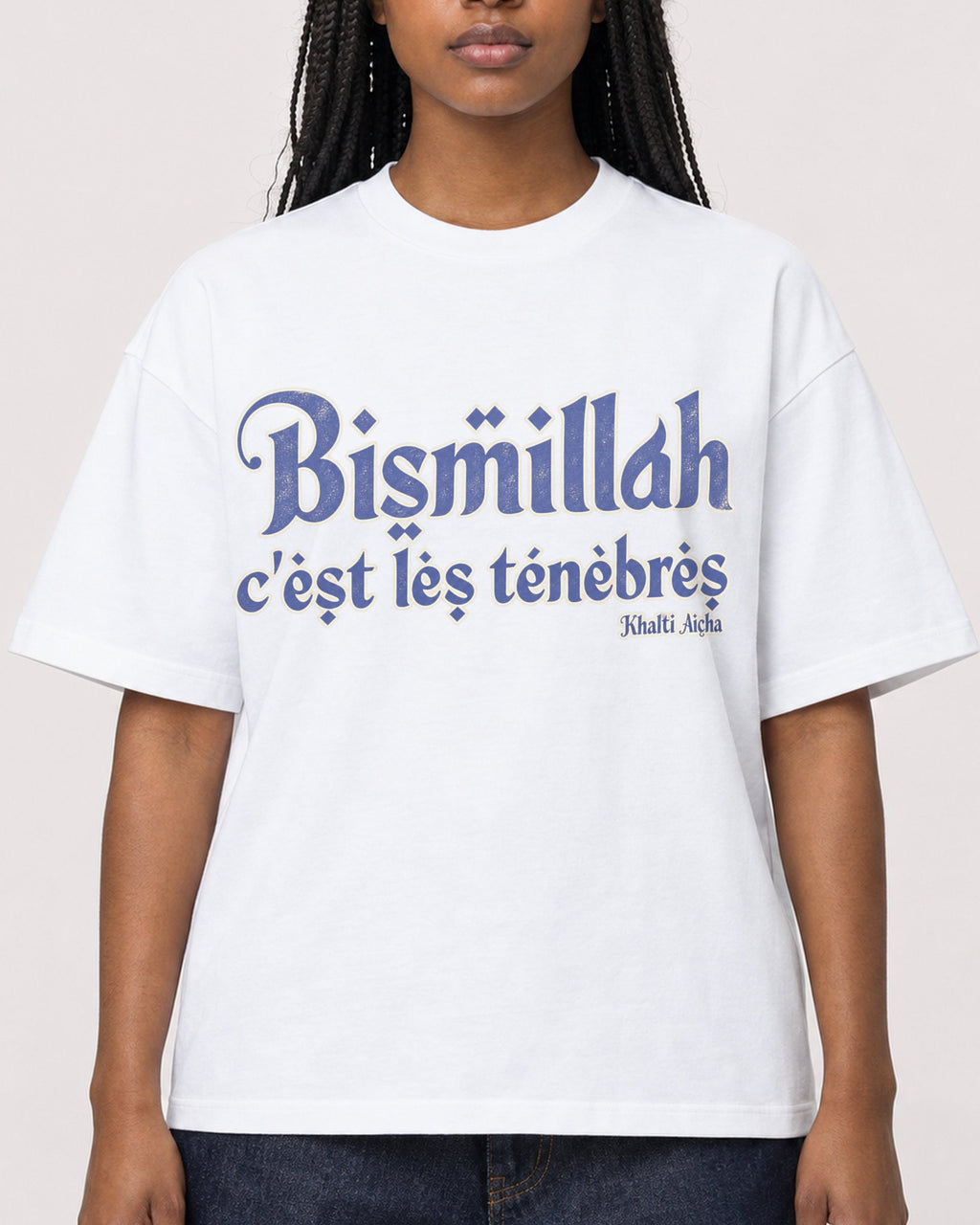 Mockup Boxy Heavyweight Tee White female close-up 04