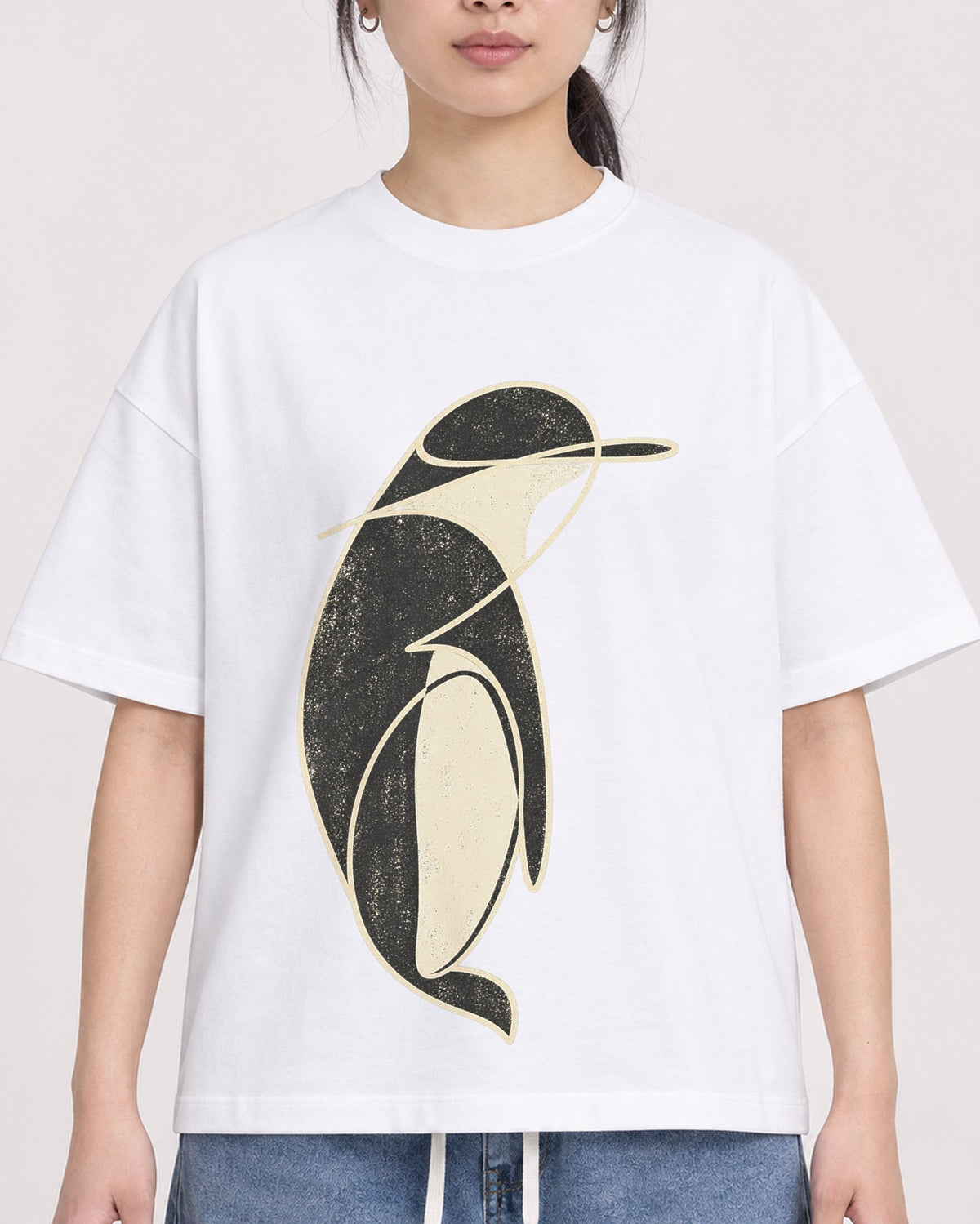 Mockup Boxy Heavyweight Tee White female close-up 21