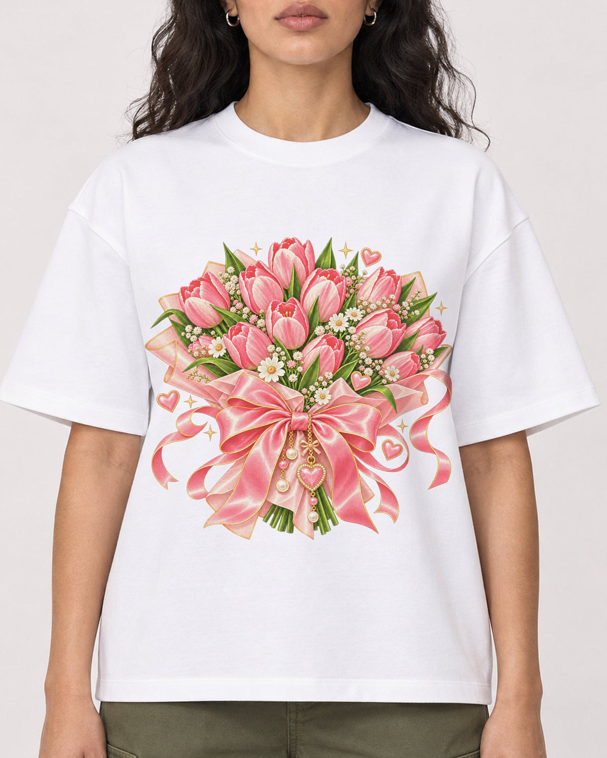 Mockup Boxy Heavyweight Tee White female close-up 07