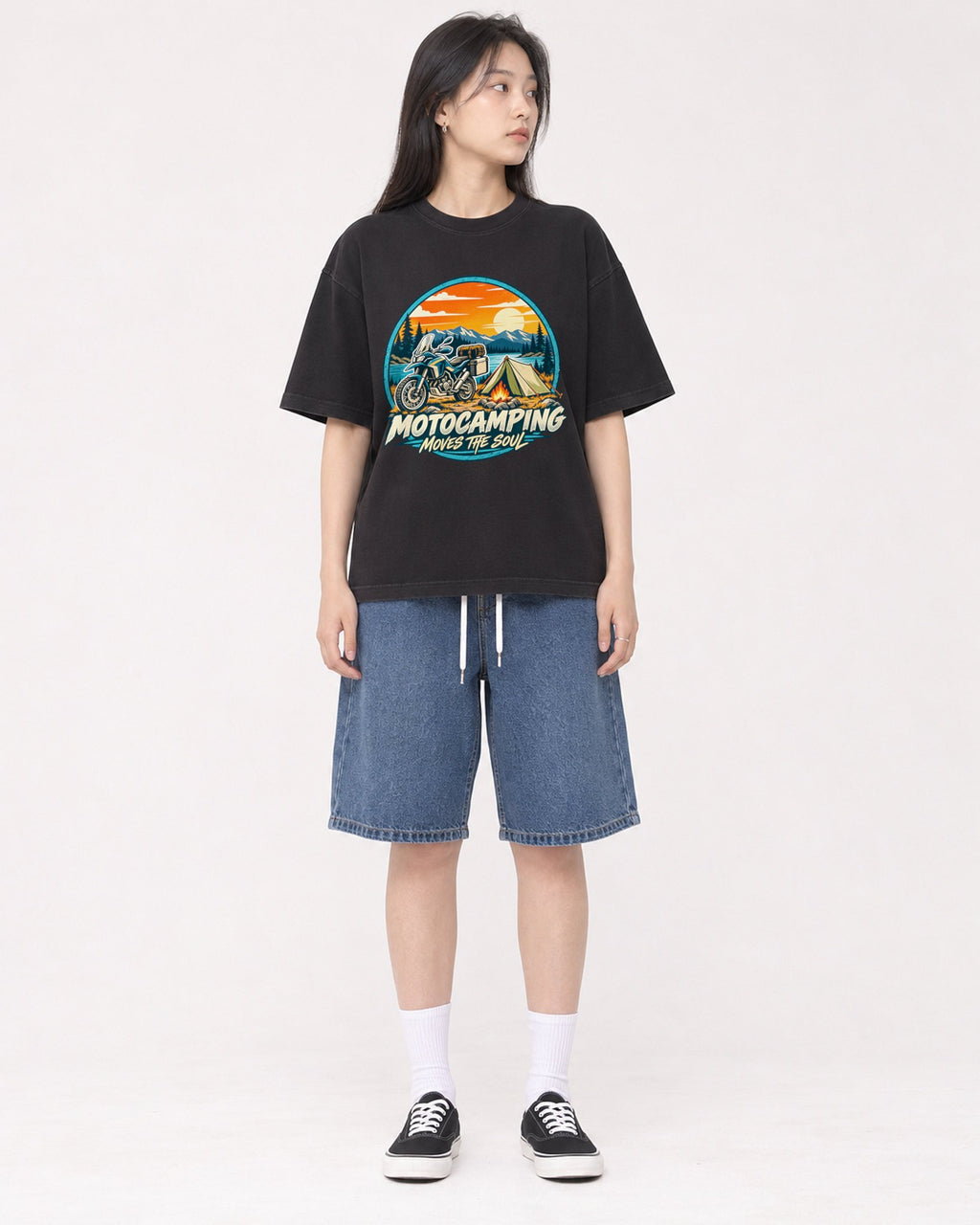 Mockup Boxy Heavyweight Tee Black female full-body 01