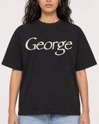 Mockup Boxy Heavyweight Tee Black female close-up 07