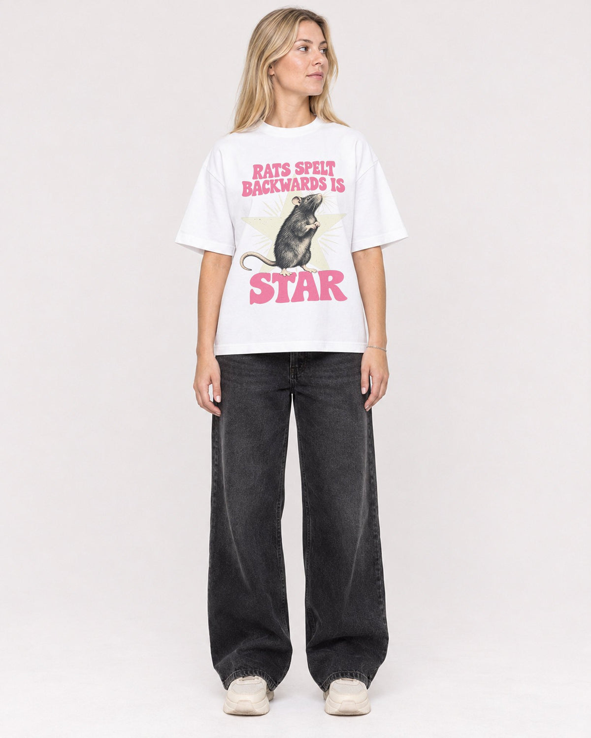Mockup Boxy Heavyweight Tee White female full-body 08