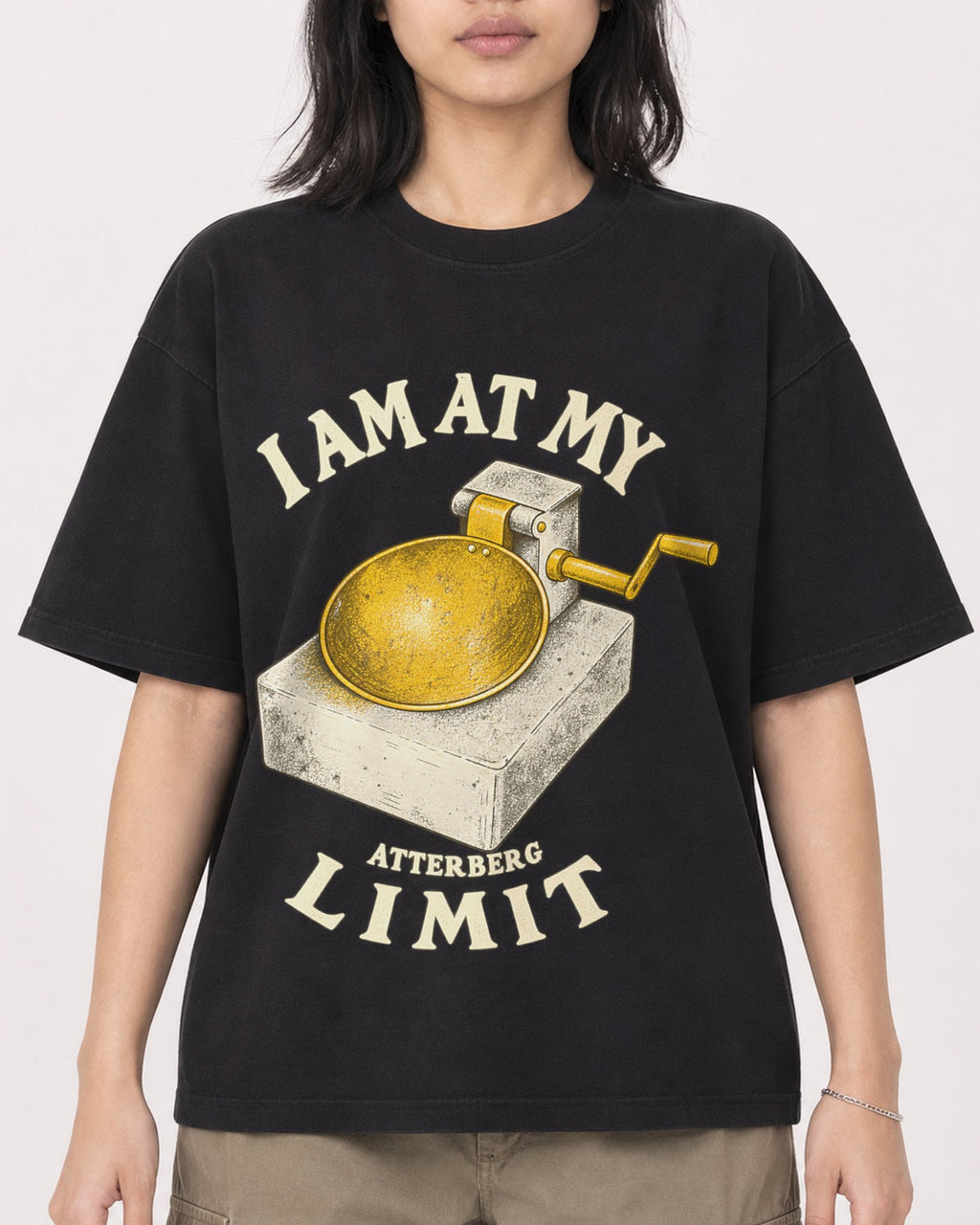 Mockup Boxy Heavyweight Tee Black female close-up 22