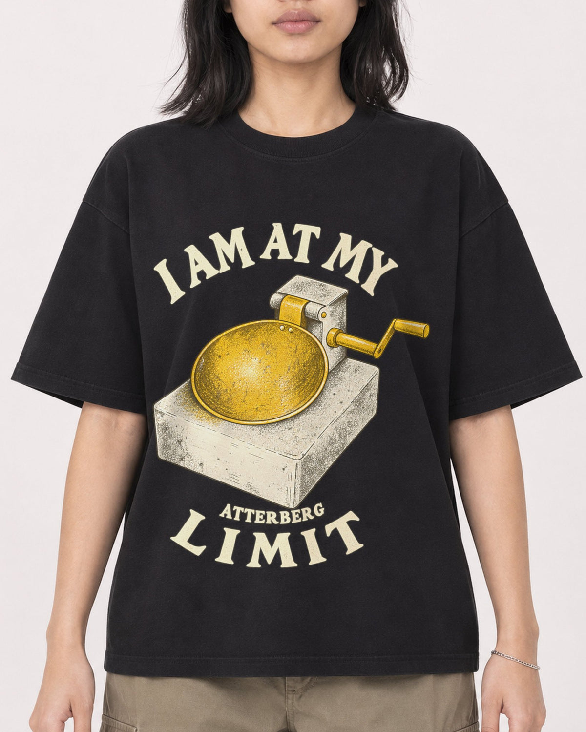 Mockup Boxy Heavyweight Tee Black female close-up 22