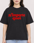 Mockup Boxy Heavyweight Tee Black female close-up 03