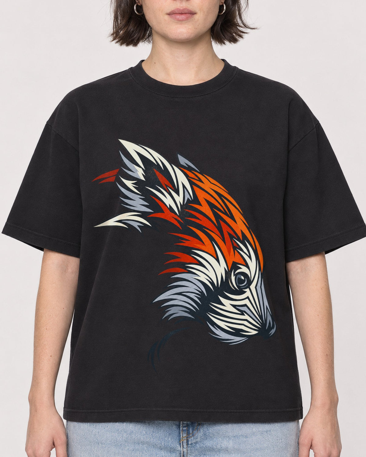 Mockup Boxy Heavyweight Tee Black female close-up 39