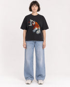 Mockup Boxy Heavyweight Tee Black female full-body 39