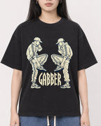 Mockup Boxy Heavyweight Tee Black female close-up 01