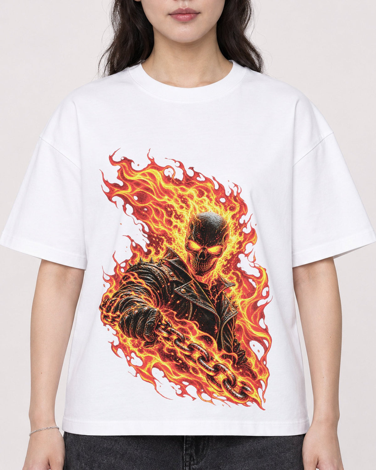 Mockup Boxy Heavyweight Tee White female close-up 03