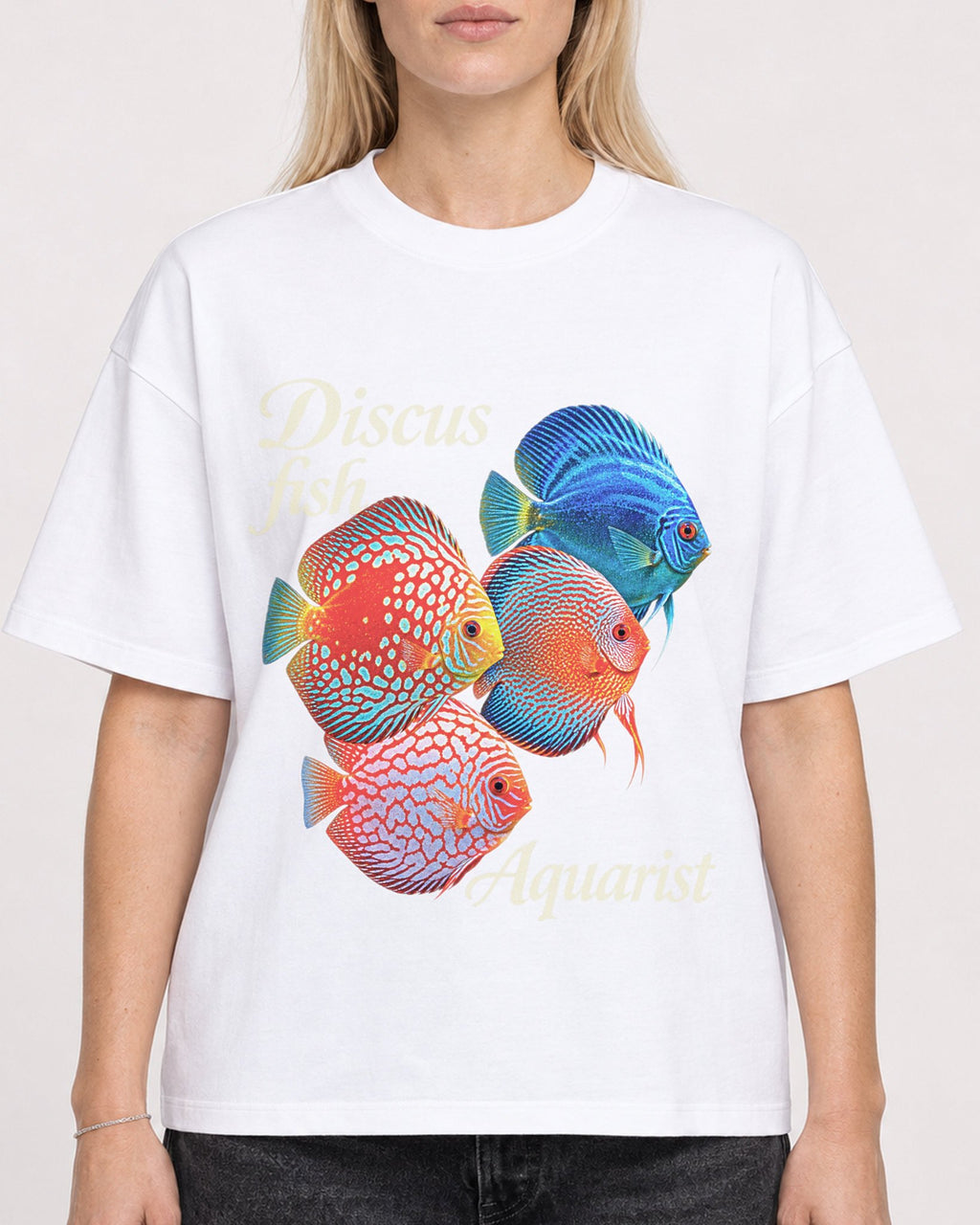 Mockup Boxy Heavyweight Tee White female close-up 08