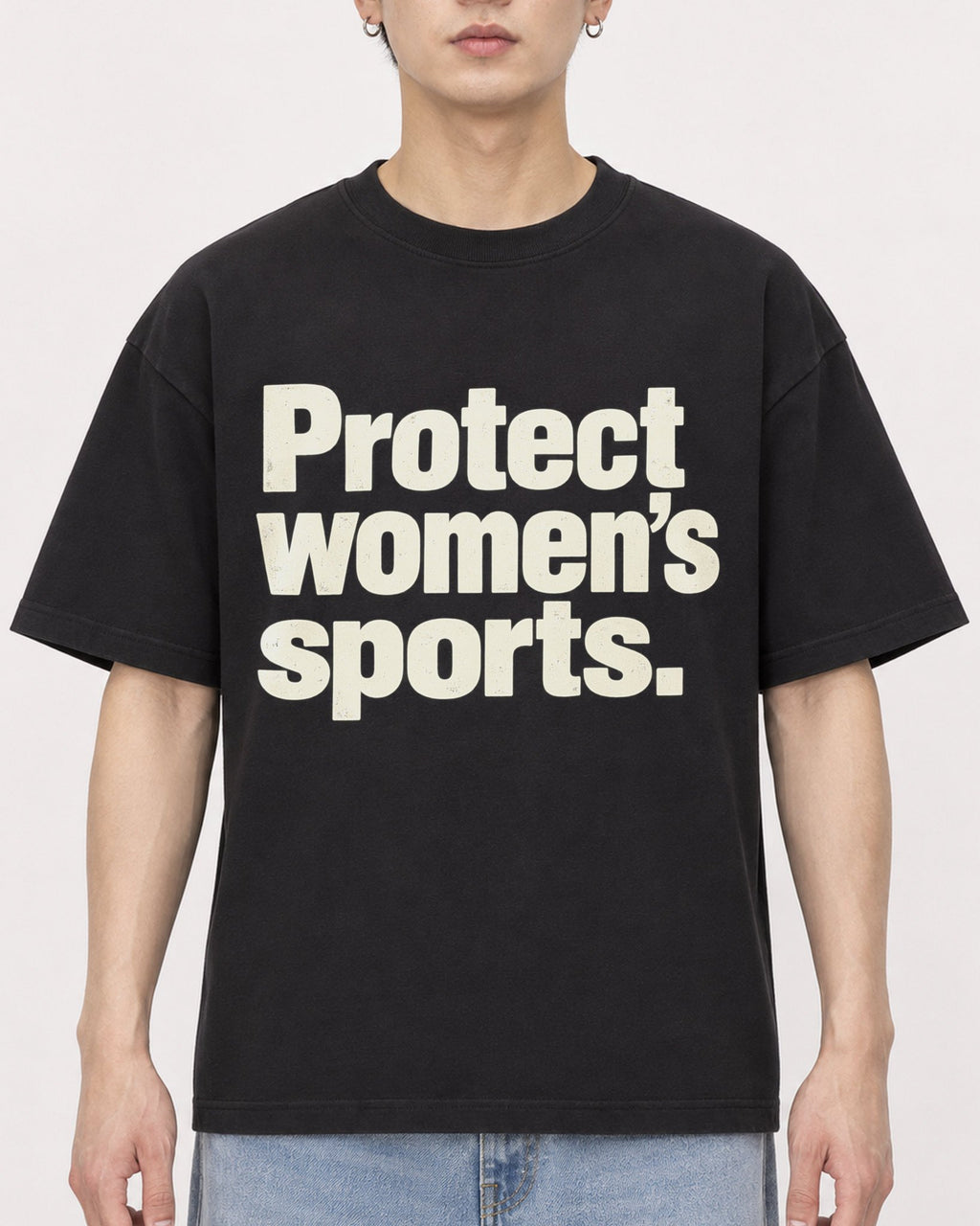 Mockup Boxy Heavyweight Tee Black male close-up 01