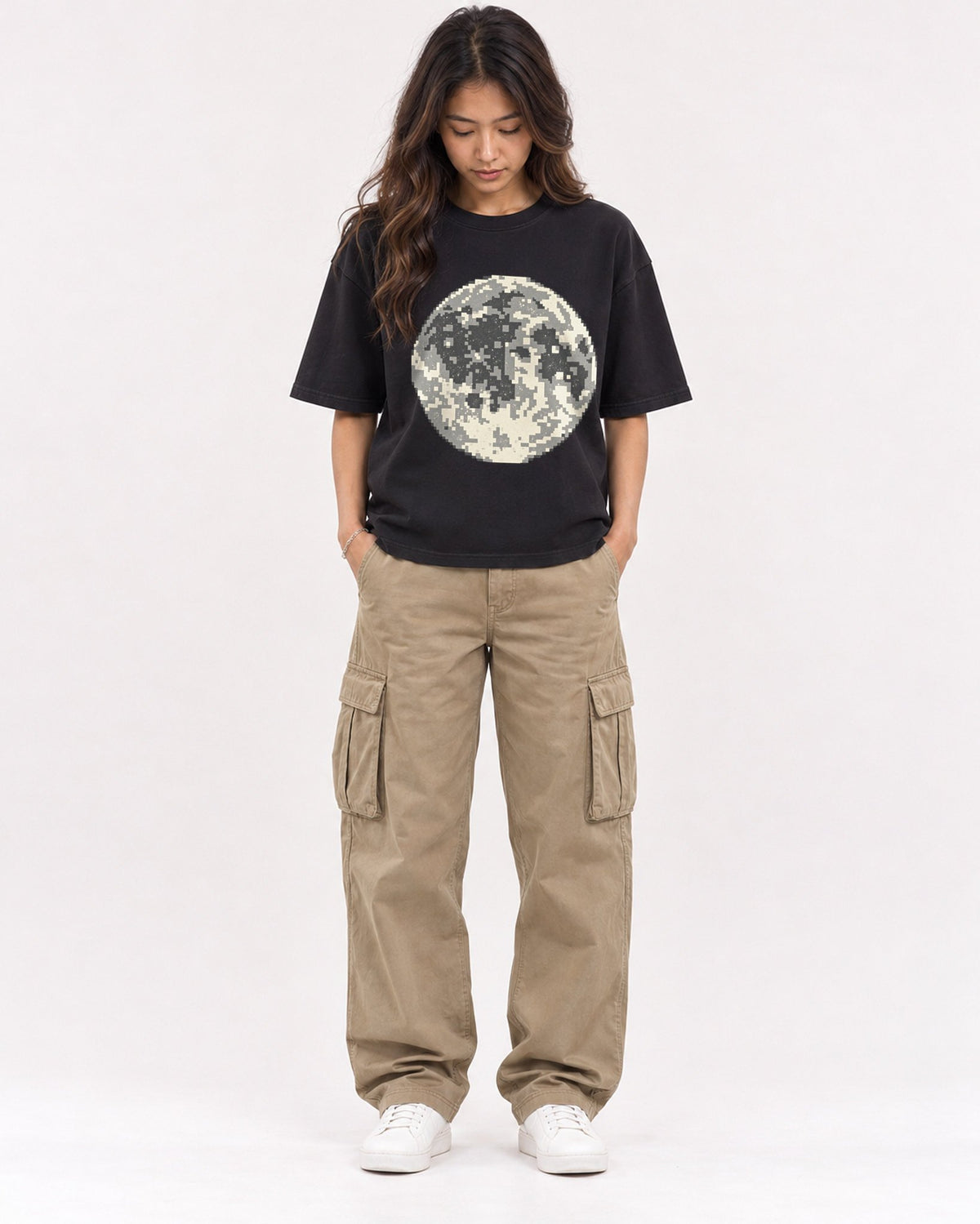 Mockup Boxy Heavyweight Tee Black female full-body 02