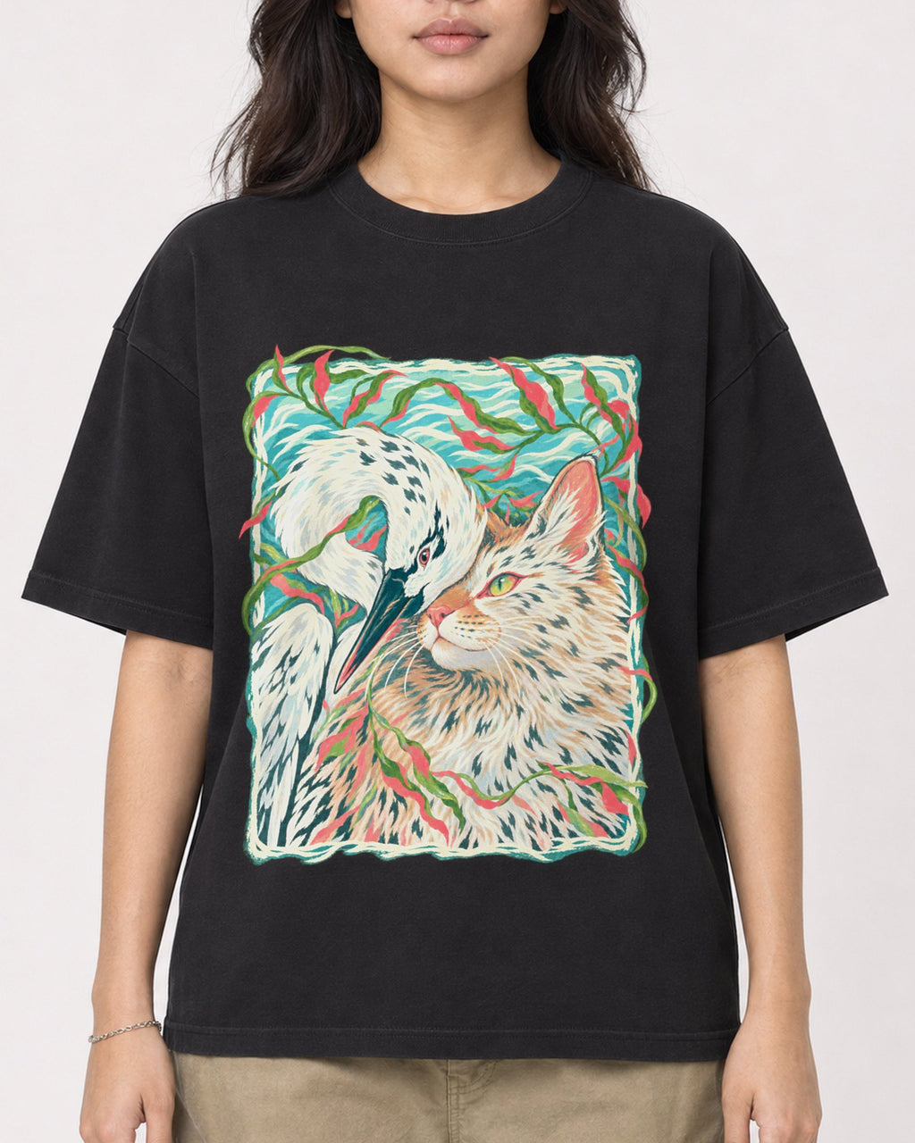 Mockup Boxy Heavyweight Tee Black female close-up 02