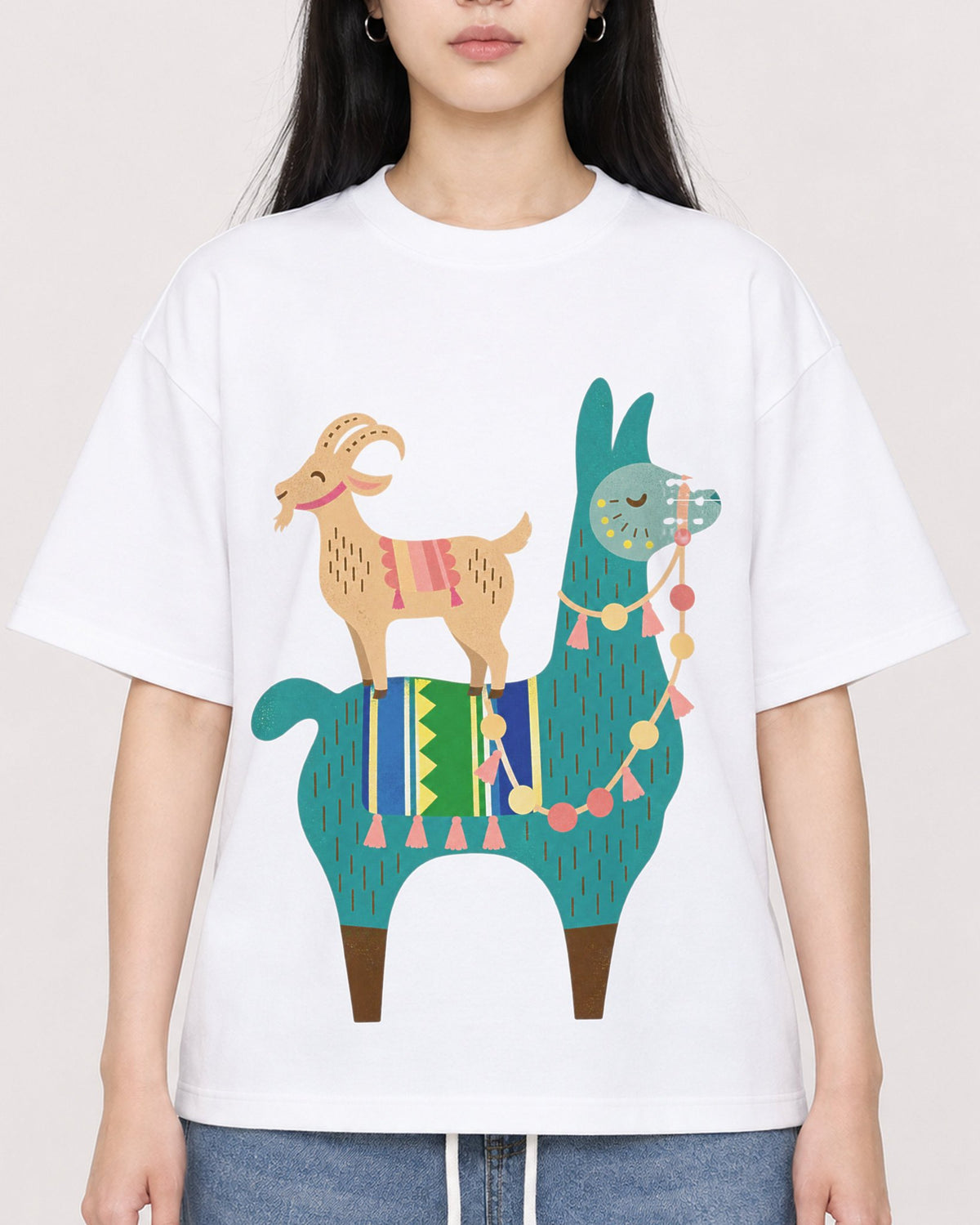 Mockup Boxy Heavyweight Tee White female close-up 01