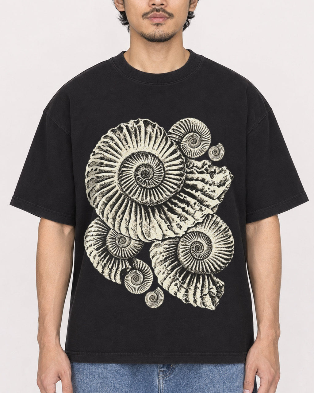 Mockup Boxy Heavyweight Tee Black male close-up 02