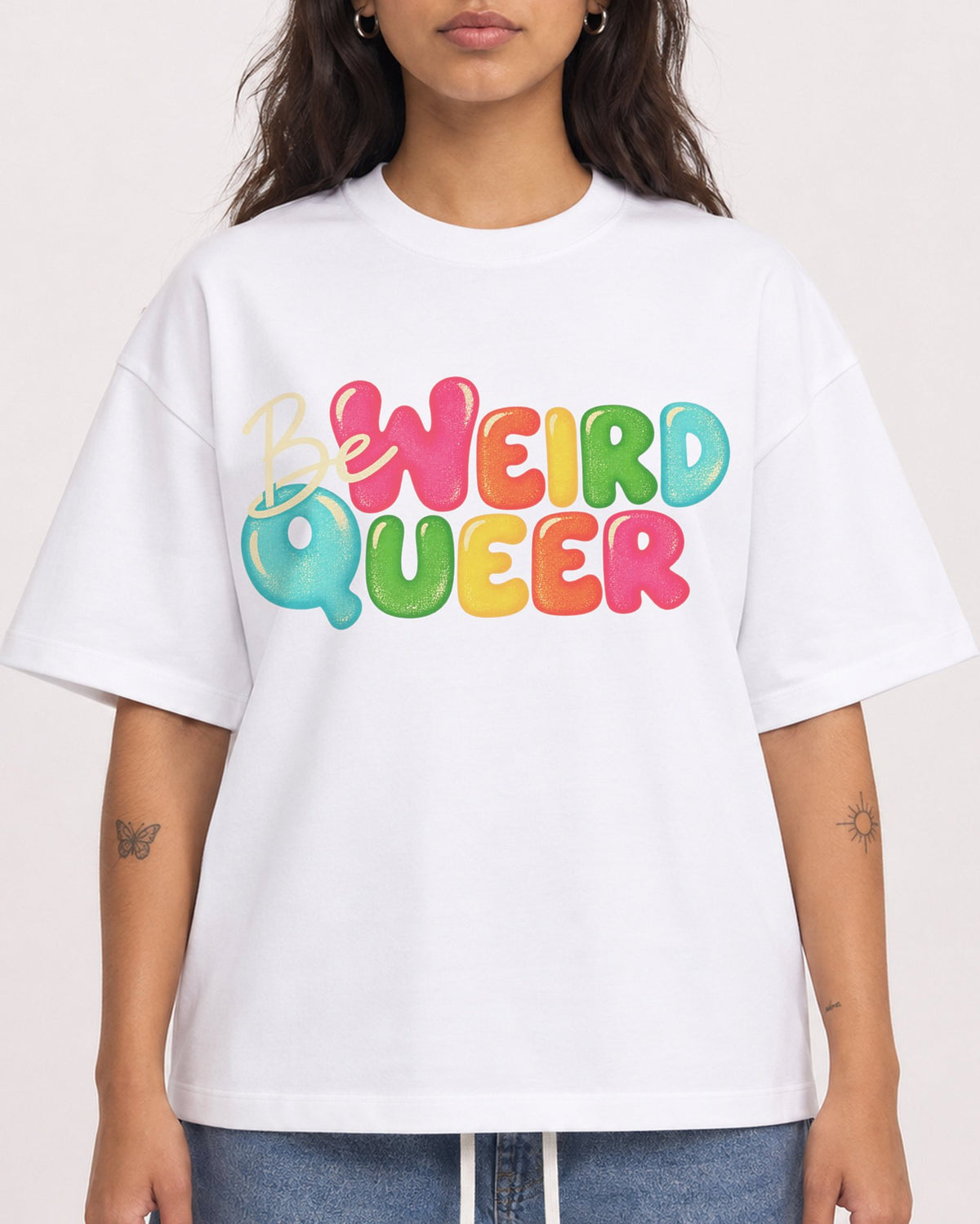 Mockup Boxy Heavyweight Tee White female close-up 06