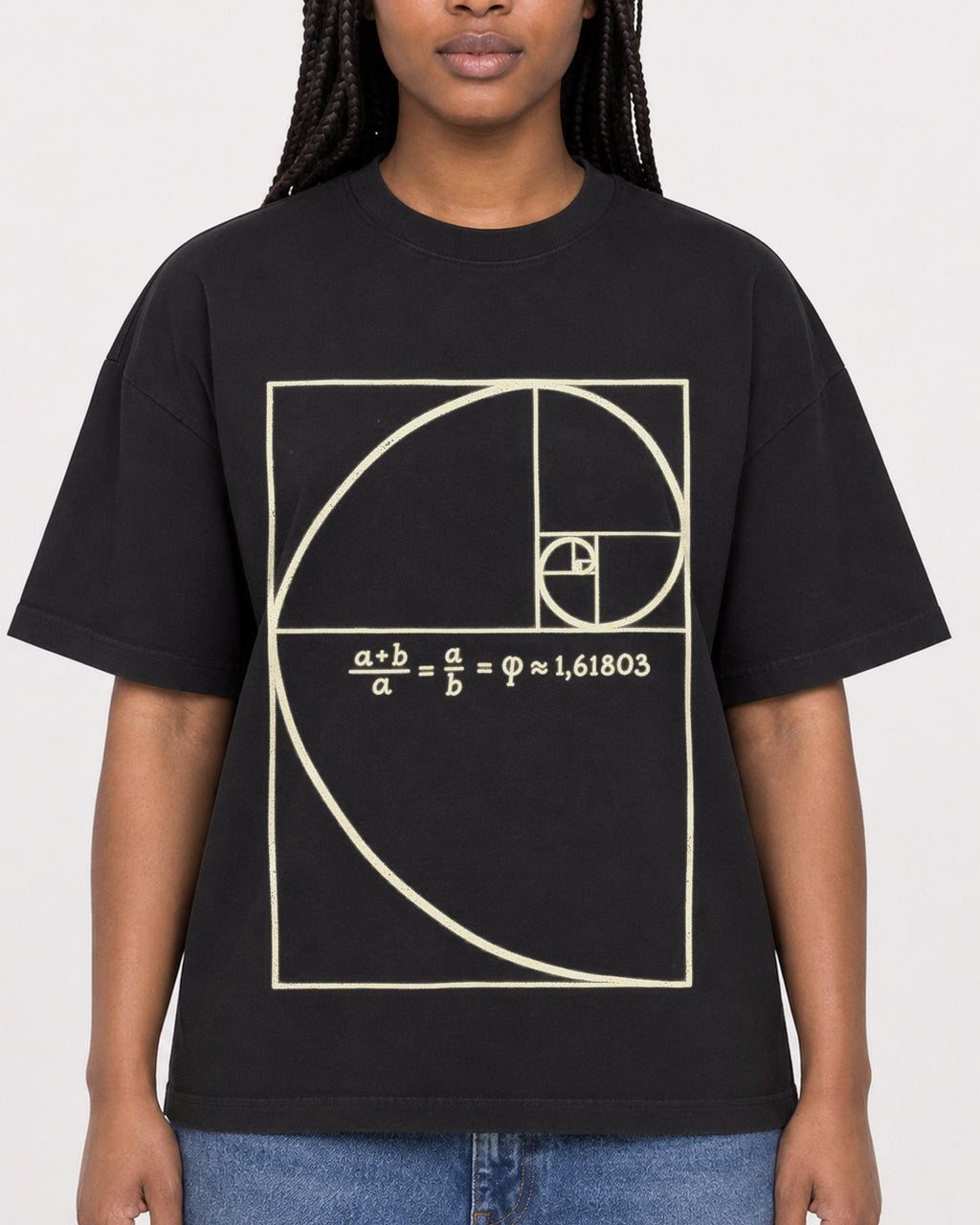 Mockup Boxy Heavyweight Tee Black female close-up 04