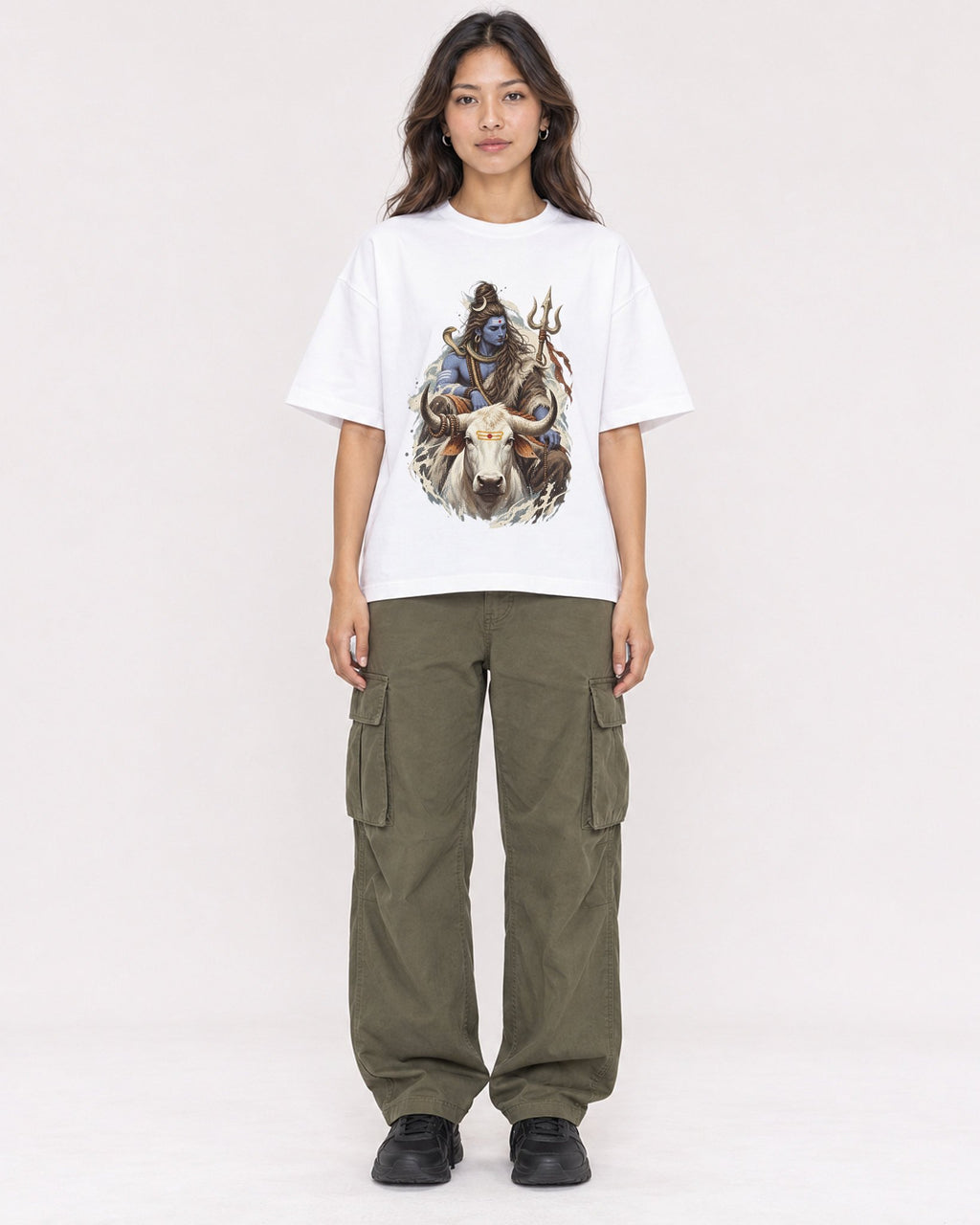 Mockup Boxy Heavyweight Tee White female full-body 02
