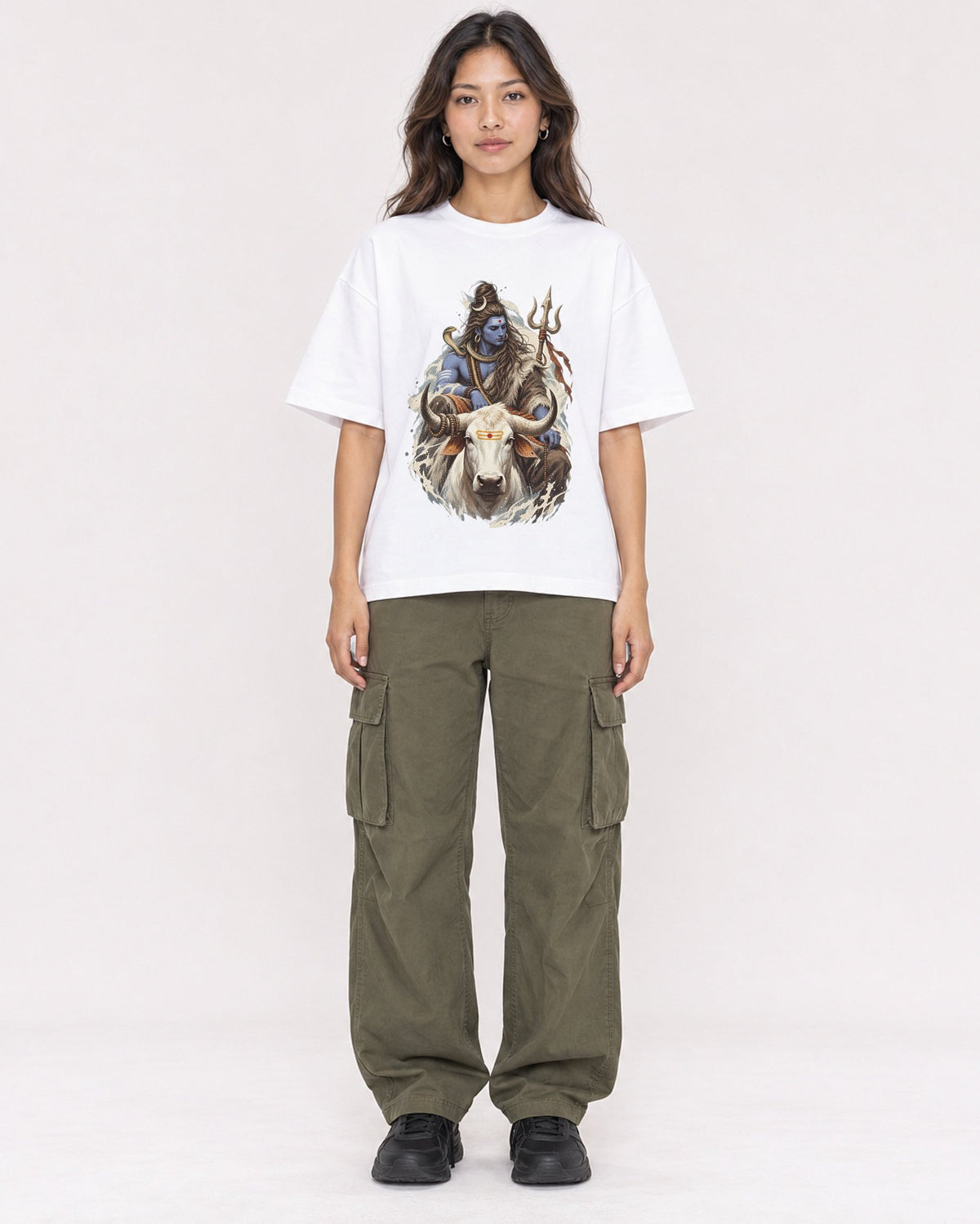 Mockup Boxy Heavyweight Tee White female full-body 02