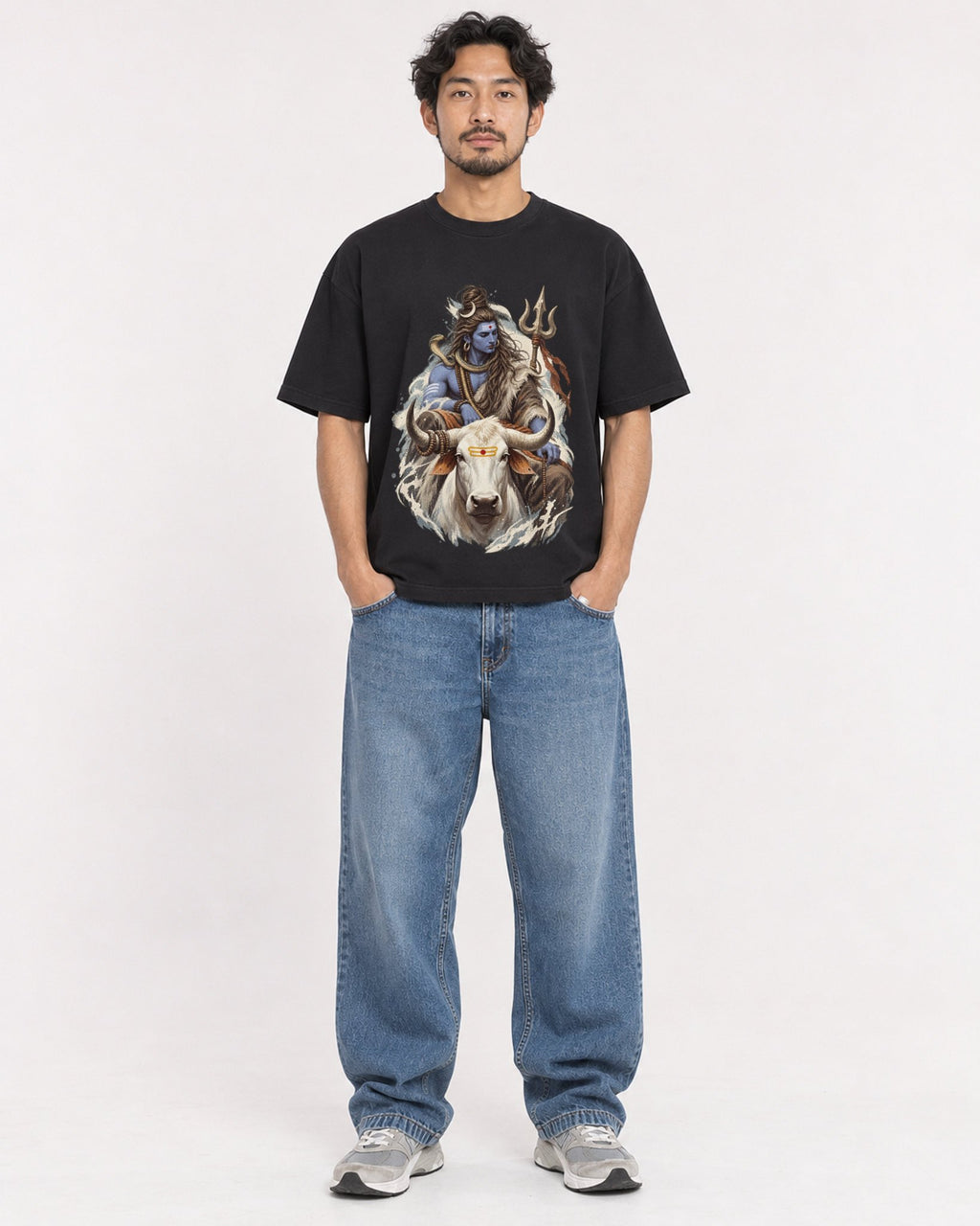 Mockup Boxy Heavyweight Tee Black male full-body 02