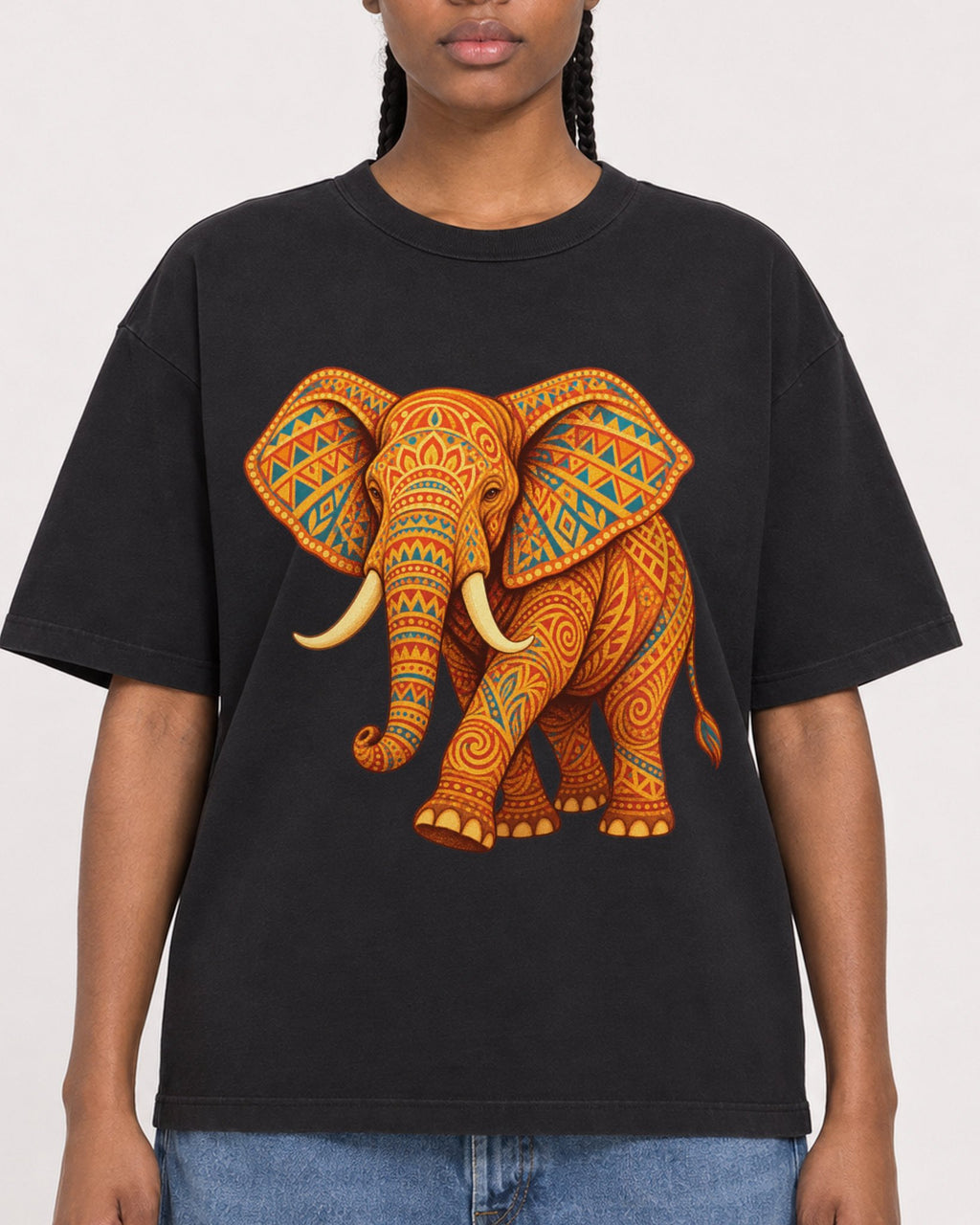 Mockup Boxy Heavyweight Tee Black female close-up 44