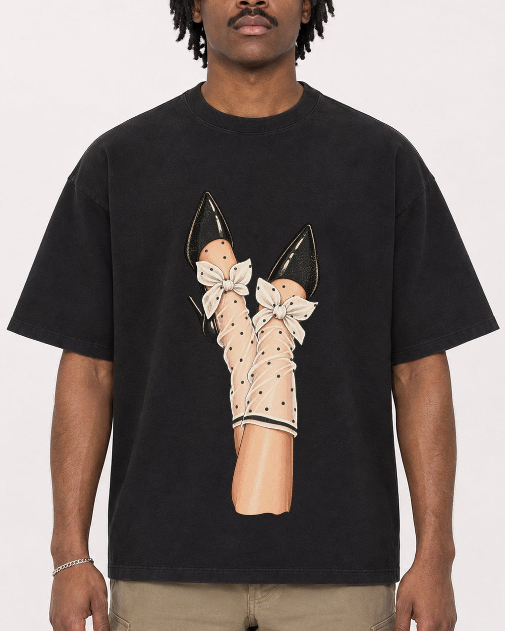 Mockup Boxy Heavyweight Tee Black male close-up 04