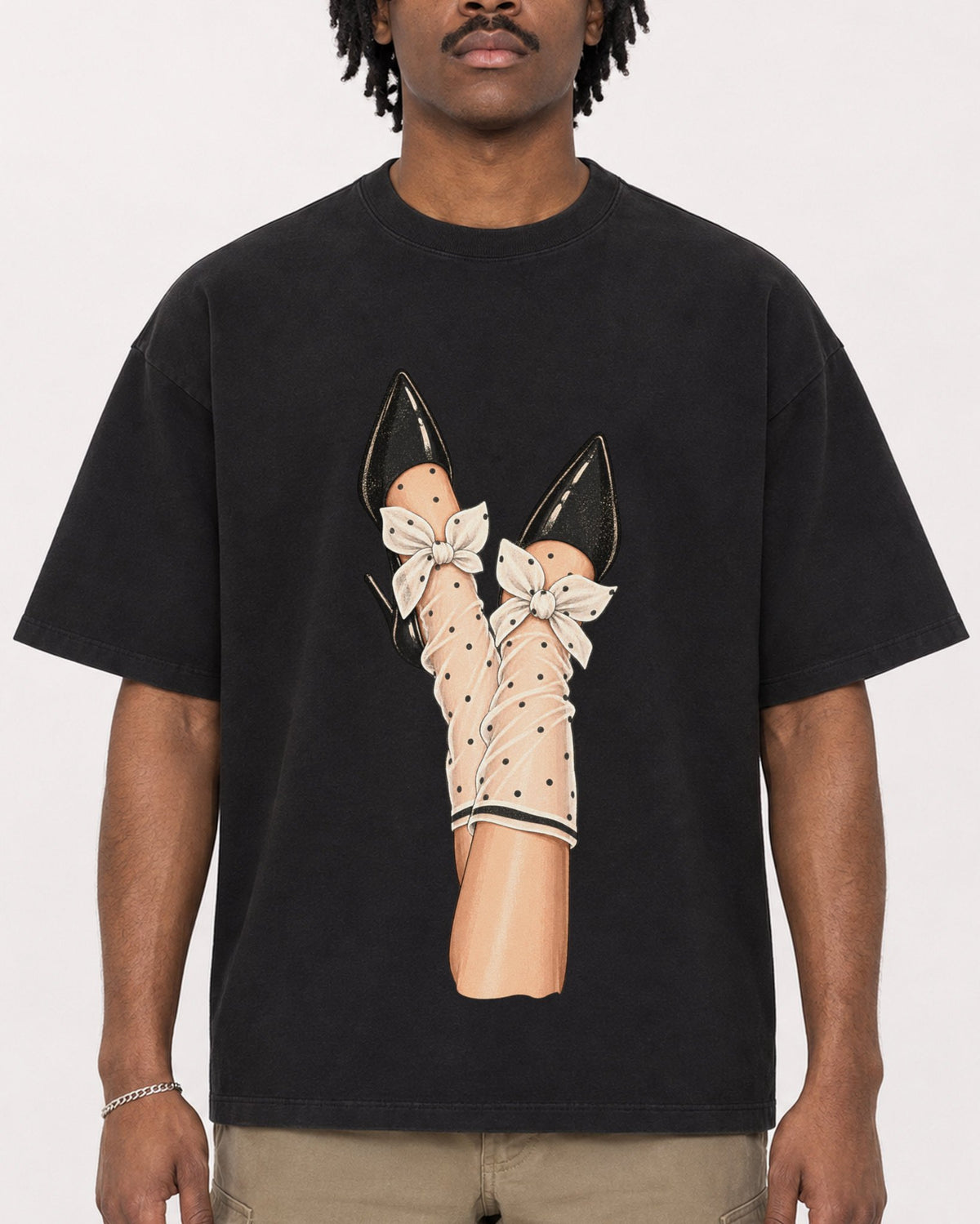 Mockup Boxy Heavyweight Tee Black male close-up 04