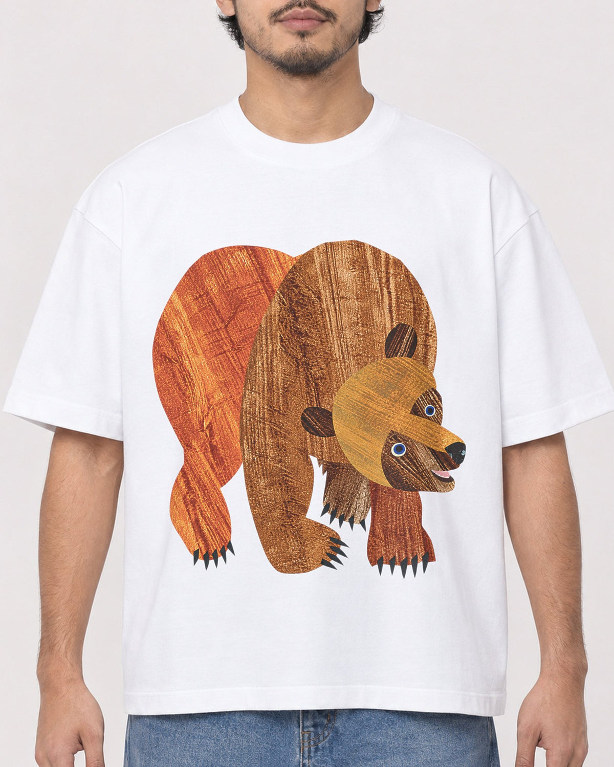 Mockup Boxy Heavyweight Tee White male close-up 02