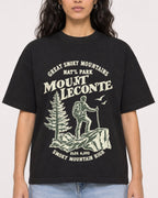 Mockup Boxy Heavyweight Tee Black female close-up 07