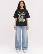 Mockup Boxy Heavyweight Tee Black female full-body 07