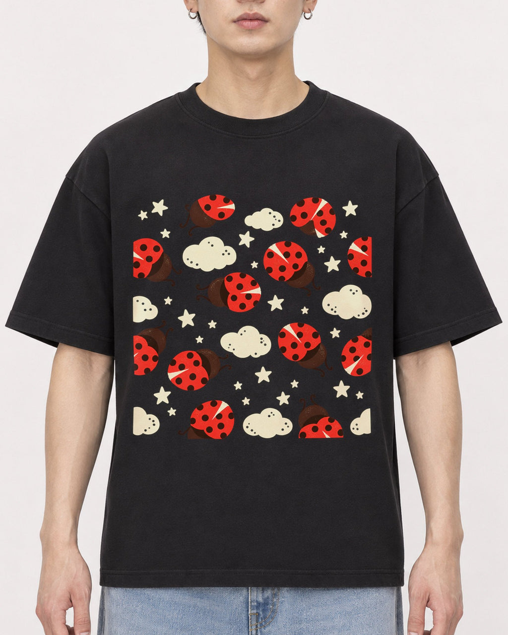 Mockup Boxy Heavyweight Tee Black male close-up 01