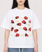 Mockup Boxy Heavyweight Tee White female close-up 01