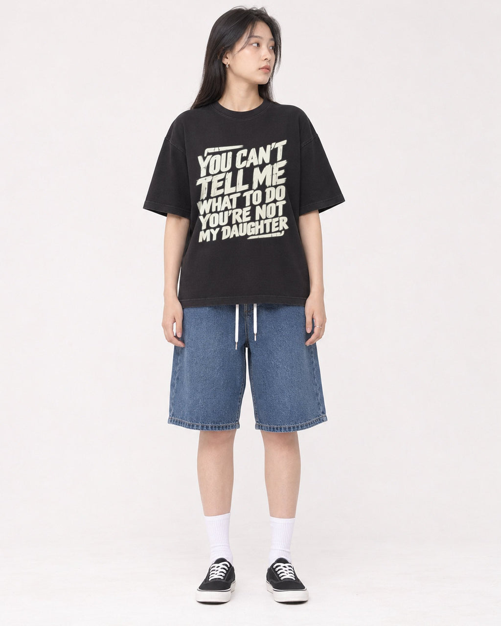 Mockup Boxy Heavyweight Tee Black female full-body 01