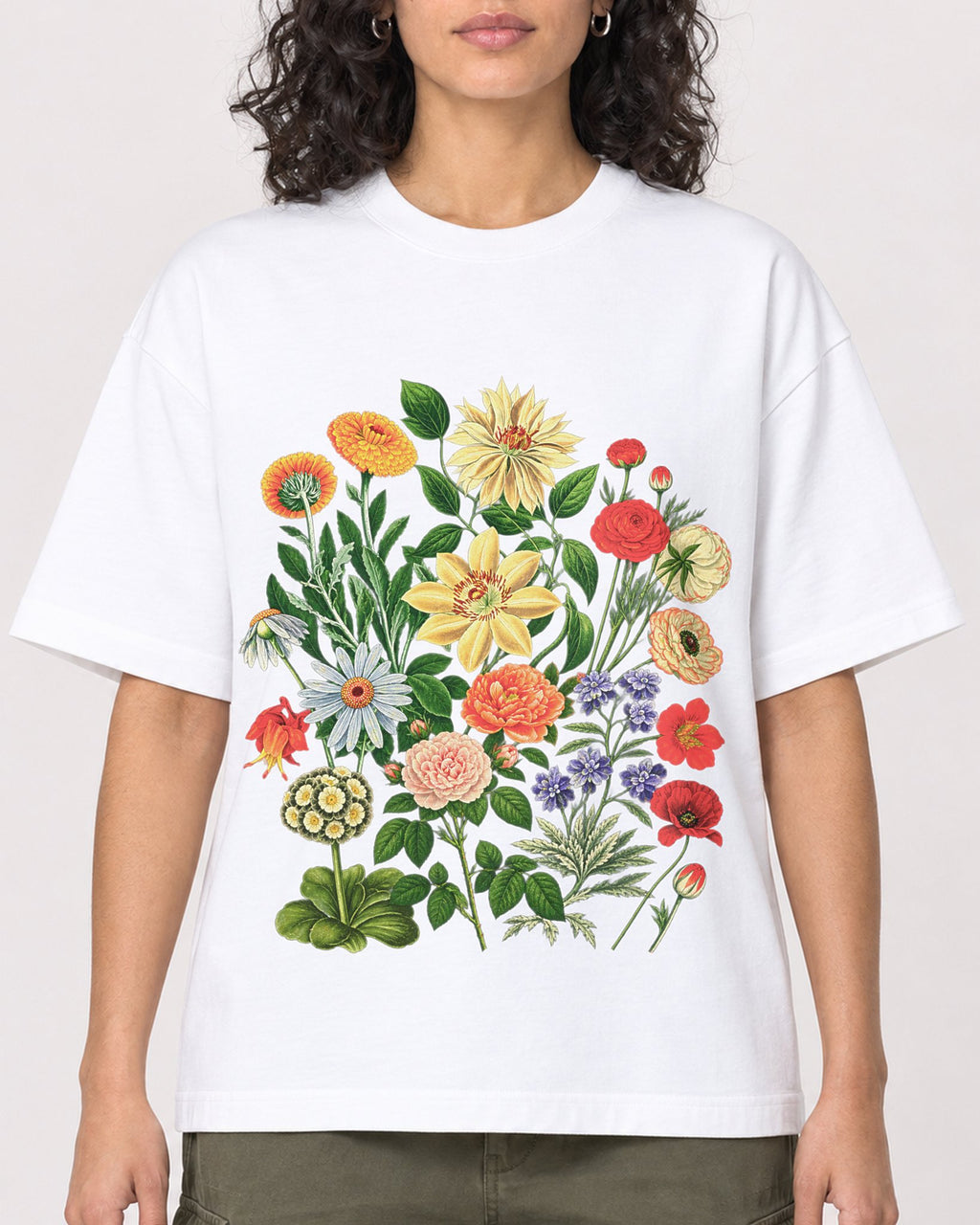 Mockup Boxy Heavyweight Tee White female close-up 27