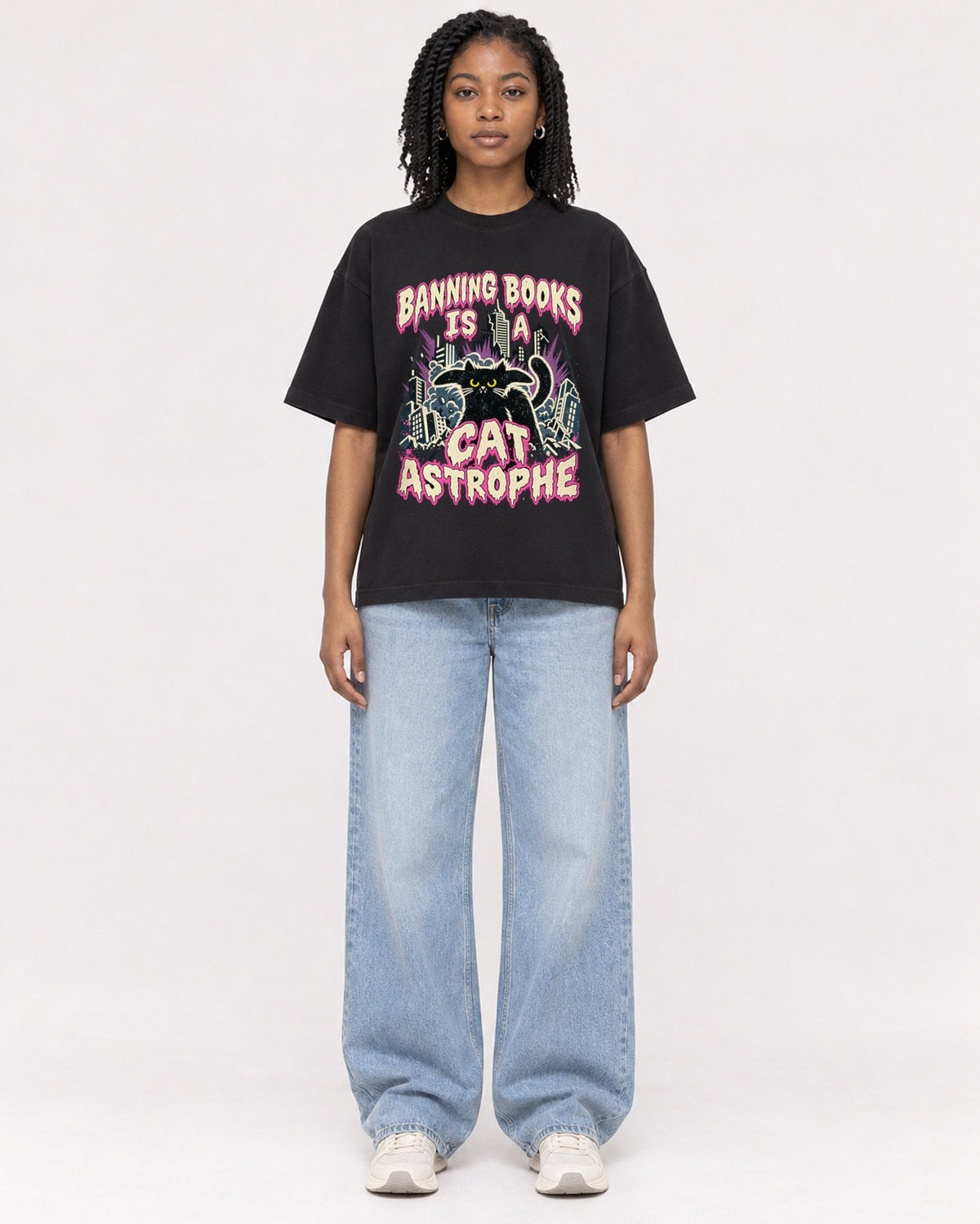 Mockup Boxy Heavyweight Tee Black female full-body 15