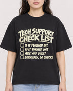 Mockup Boxy Heavyweight Tee Black female close-up 03