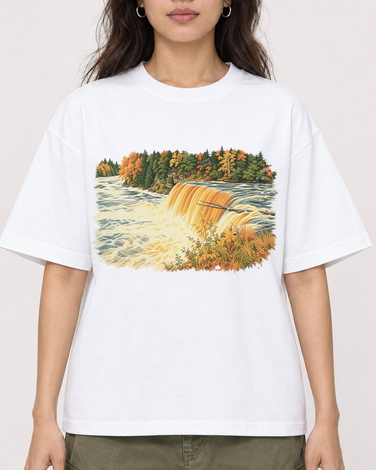 Mockup Boxy Heavyweight Tee White female close-up 02
