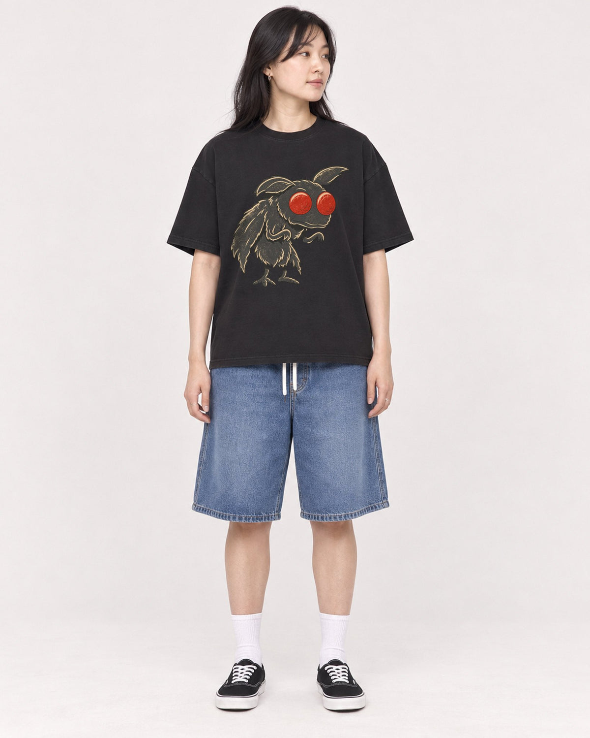 Mockup Boxy Heavyweight Tee Black female full-body 13