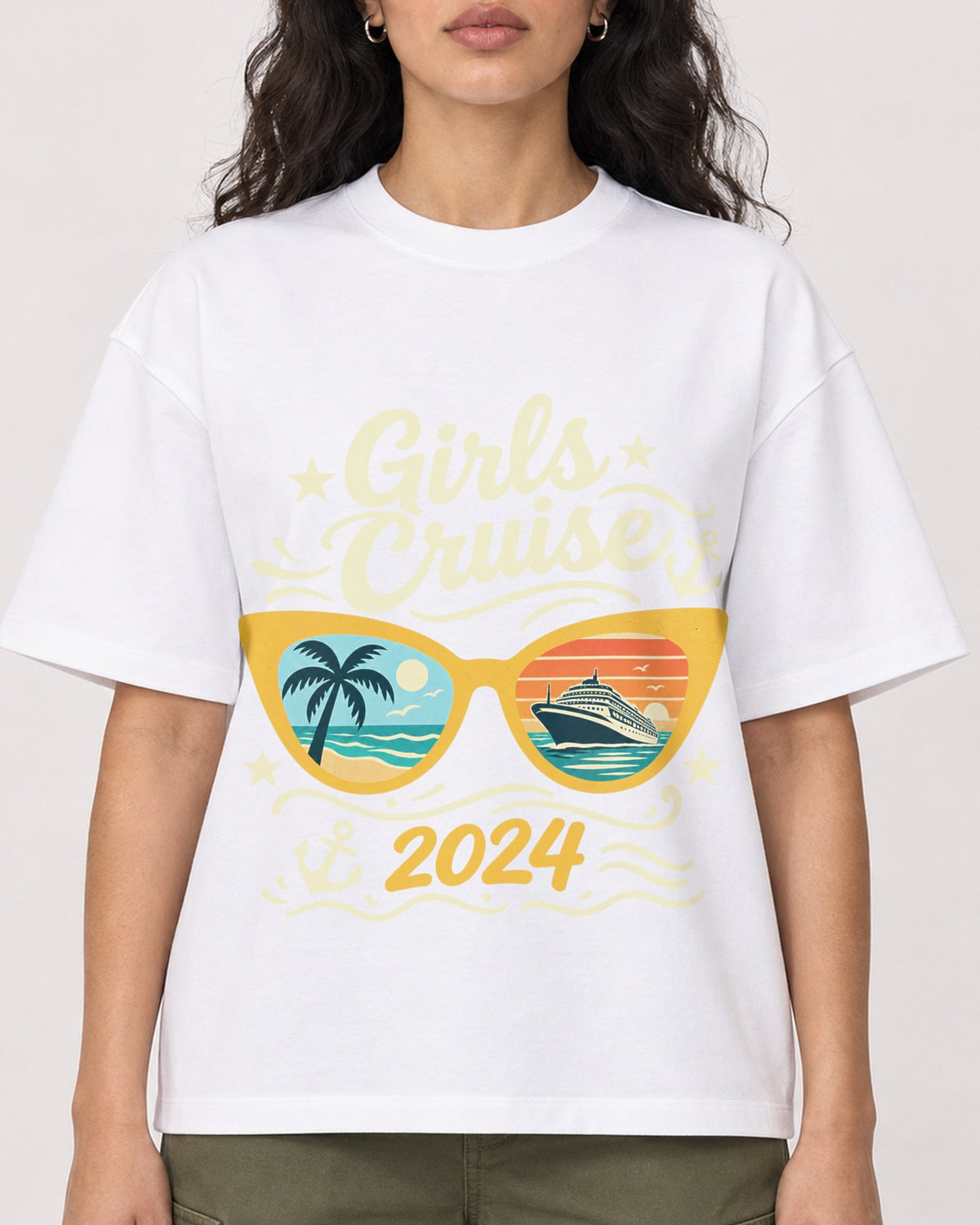 Mockup Boxy Heavyweight Tee White female close-up 07
