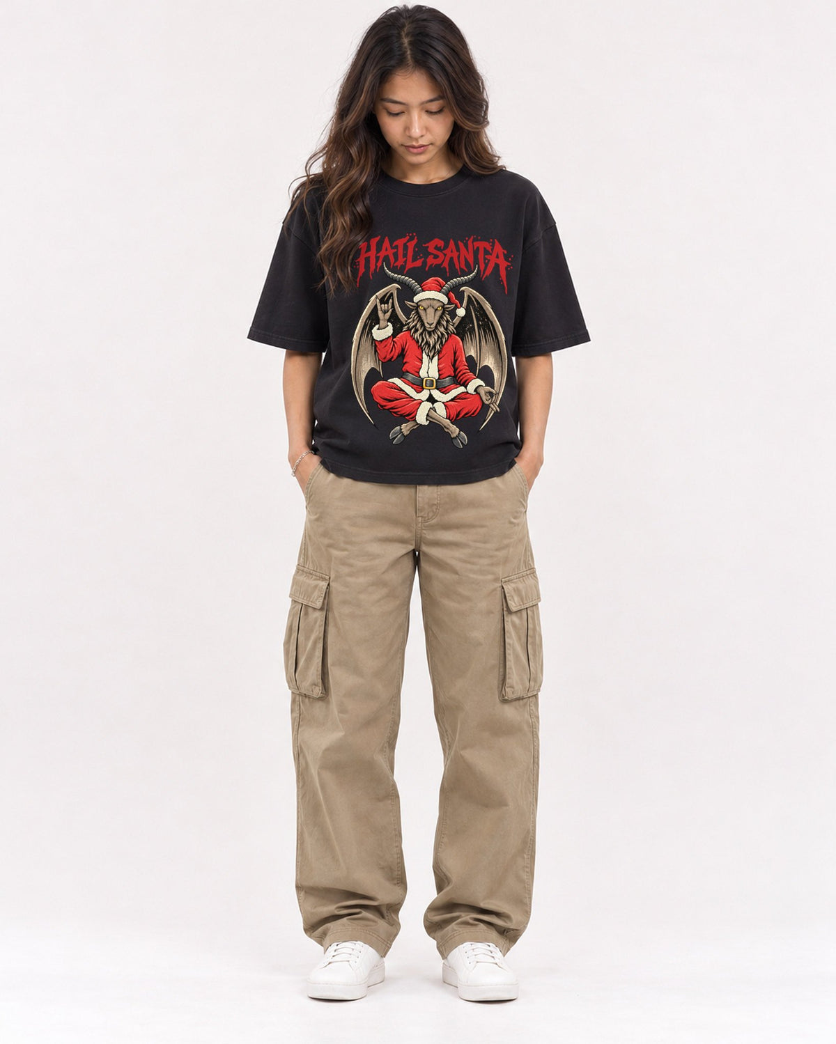 Mockup Boxy Heavyweight Tee Black female full-body 02