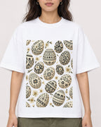 Mockup Boxy Heavyweight Tee White female close-up 02