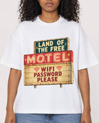 Mockup Boxy Heavyweight Tee White female close-up 05