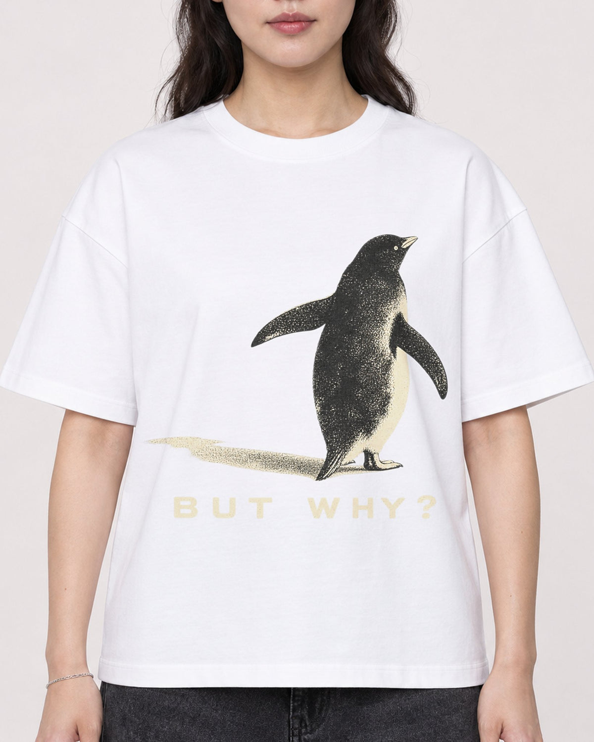 Mockup Boxy Heavyweight Tee White female close-up 03