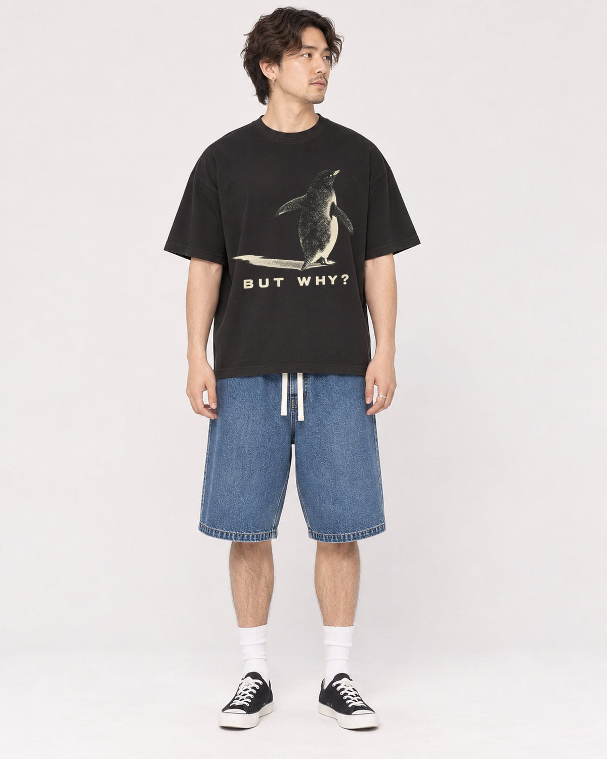 Mockup Boxy Heavyweight Tee Black male full-body 03