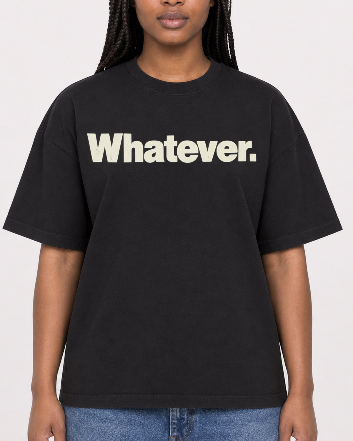 Mockup Boxy Heavyweight Tee Black female close-up 04