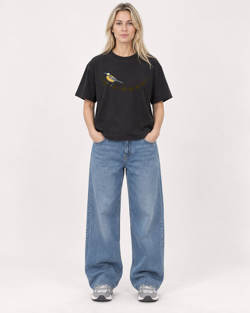 Mockup Boxy Heavyweight Tee Black female full-body 08
