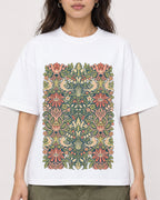 Mockup Boxy Heavyweight Tee White female close-up 02