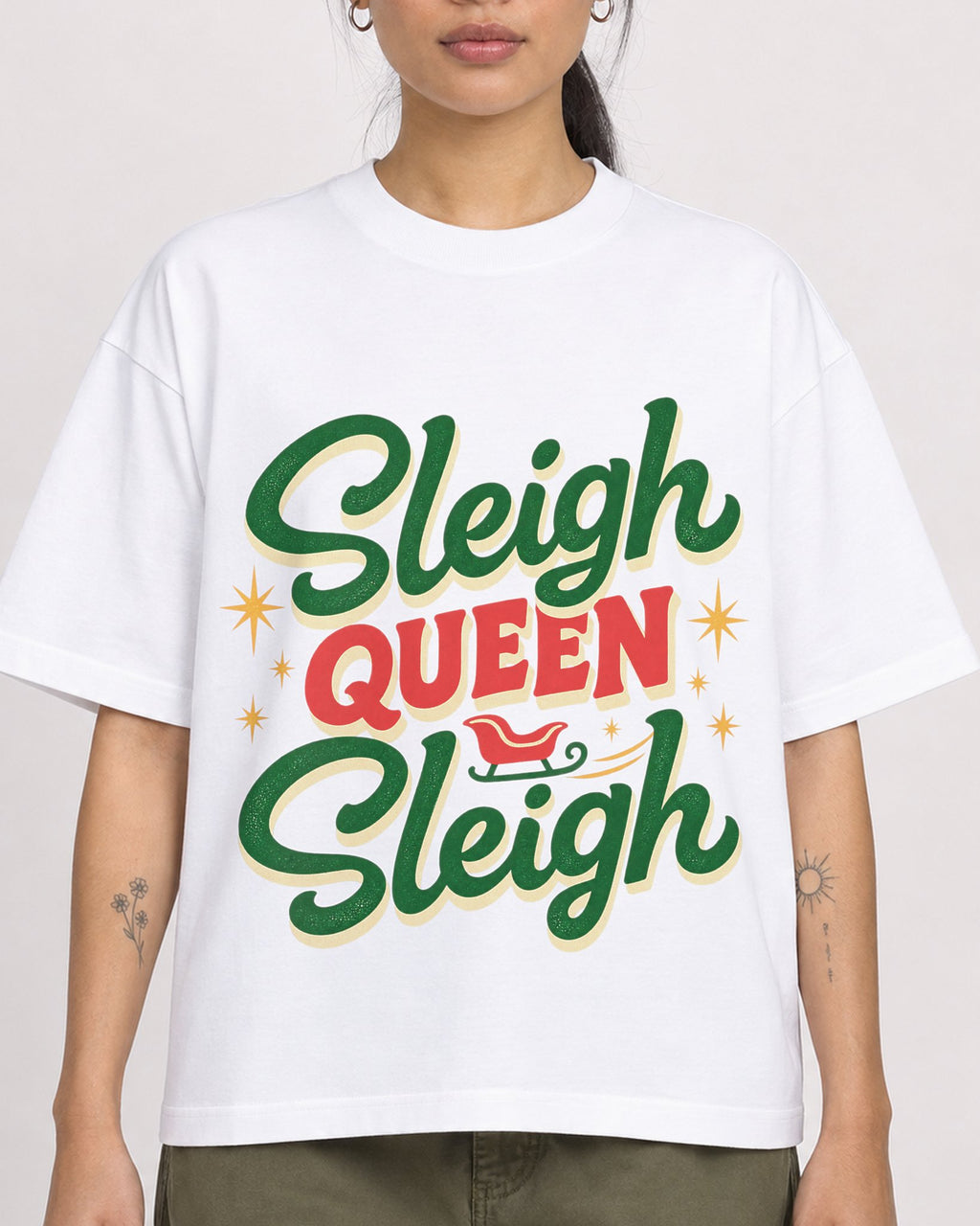 Mockup Boxy Heavyweight Tee White female close-up 42
