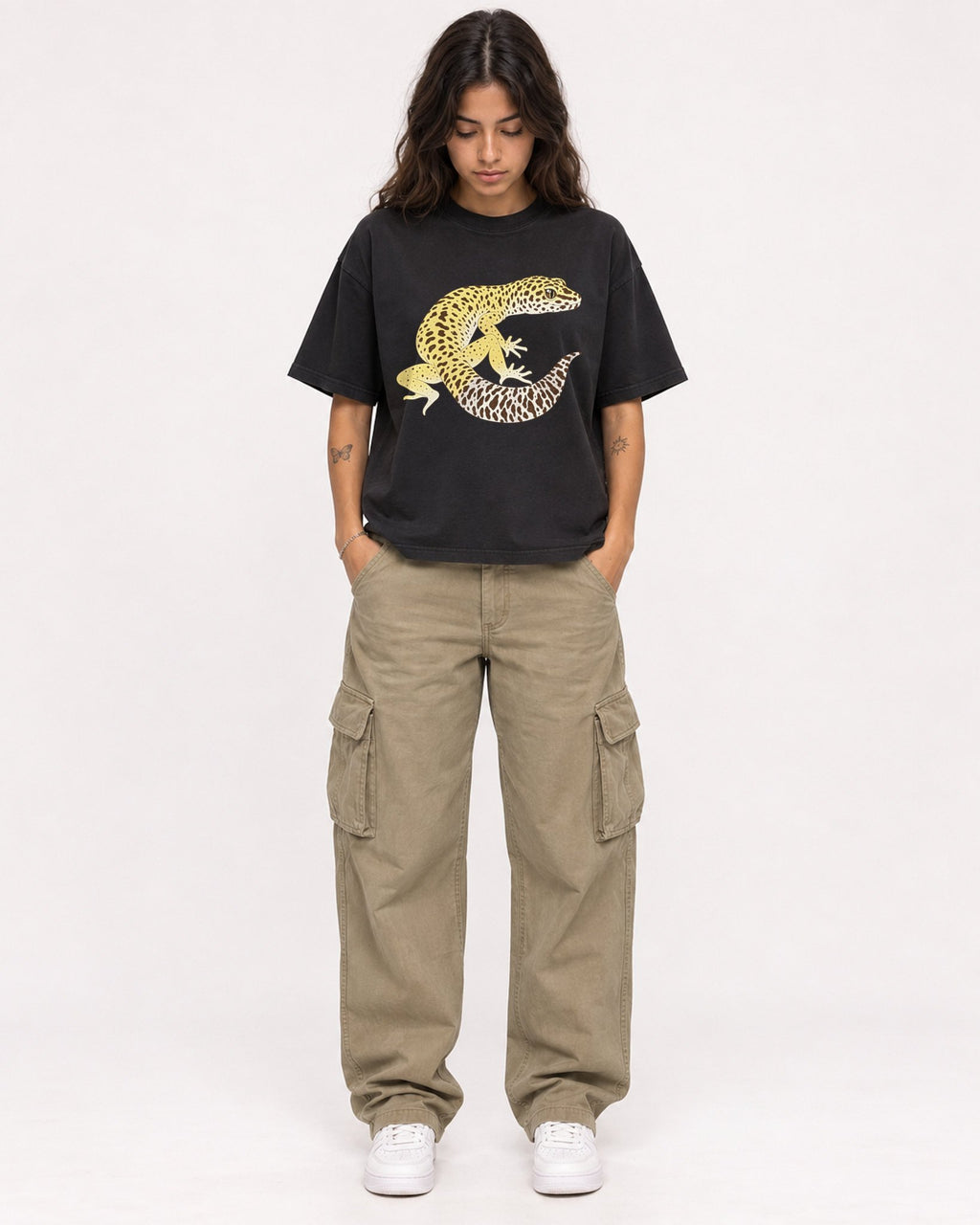 Mockup Boxy Heavyweight Tee Black female full-body 06